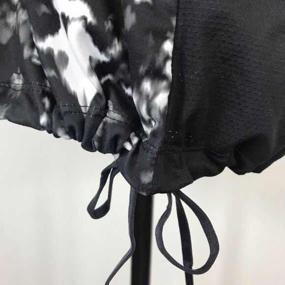 Fabletics Norwalk Racerback Tank Top Black White Built-In Bra Athletic Womens - Picture 6 of 8